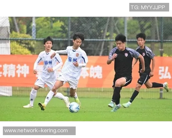 U19荷兰队与保加利亚队激战正酣谁能在青少年足球赛中胜出 U19荷兰队与保加利亚队激战正酣谁能在青少年足球赛中胜出