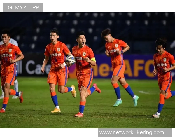 哈维西蒙斯的足球之路：从青训新星到职业赛场的闪耀之旅